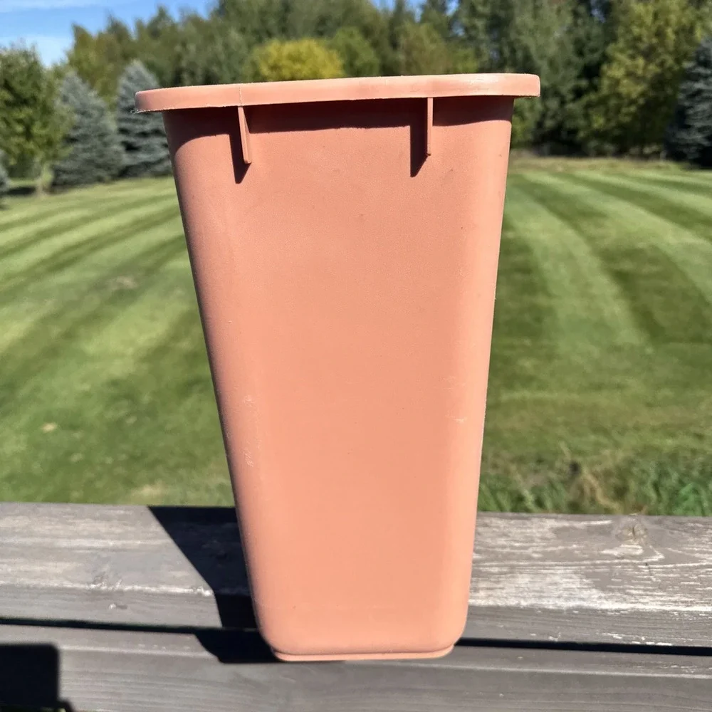 Rubbermaid Pink Plastic Rectangular Kitchen Wastebasket Trashcan #2845 Vtg 15
